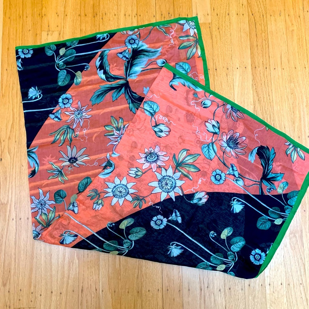 LAST CHACE SALE 
Ann Taylor cotton scarf wrap